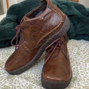 Men's Brown Leather Chukka Boots